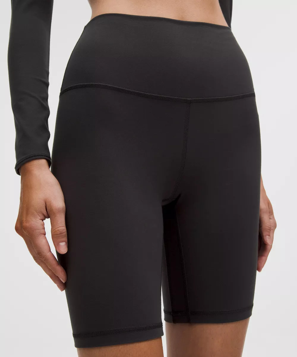 Short Lulu Stringo
